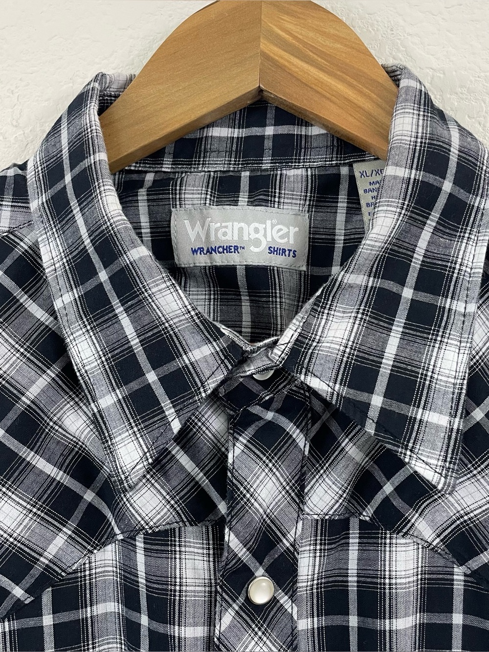 Wangler Wrancher Men’s XL Black and White Short‎ Sleeve Button-Up Shirt